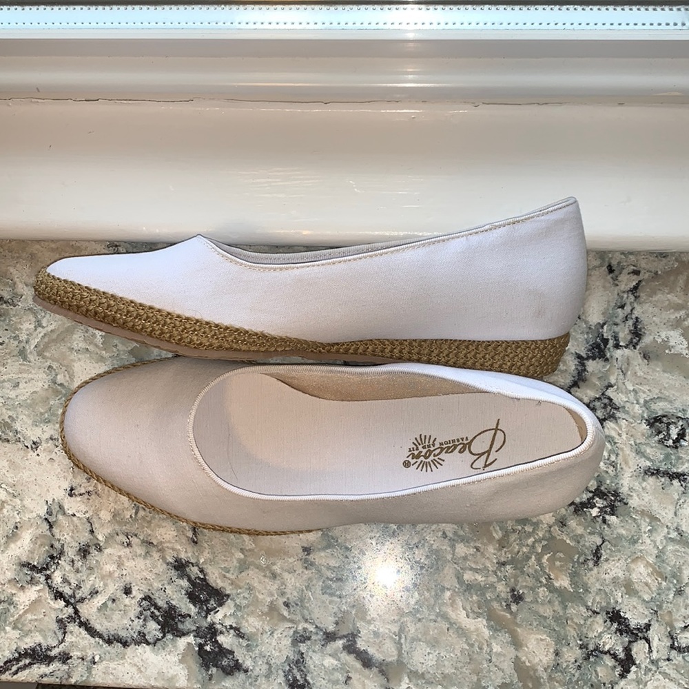 New w/o Box White Fabric Slight Wedge Espadrille Shoes Size: 10 Wide